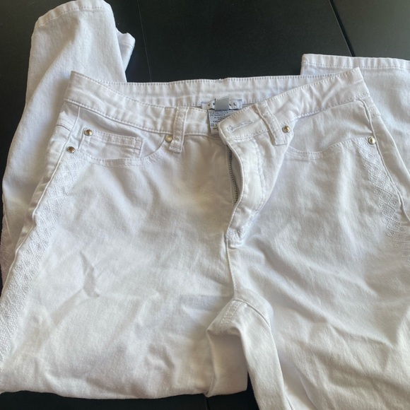 Tribal Capri - Picture 2 of 3